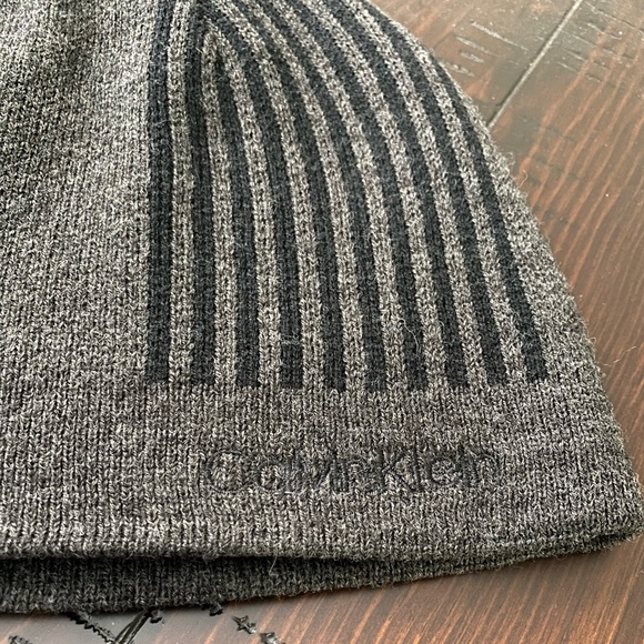 Calvin Klein Men’s Reversible Winter Hat - Picture 4 of 5